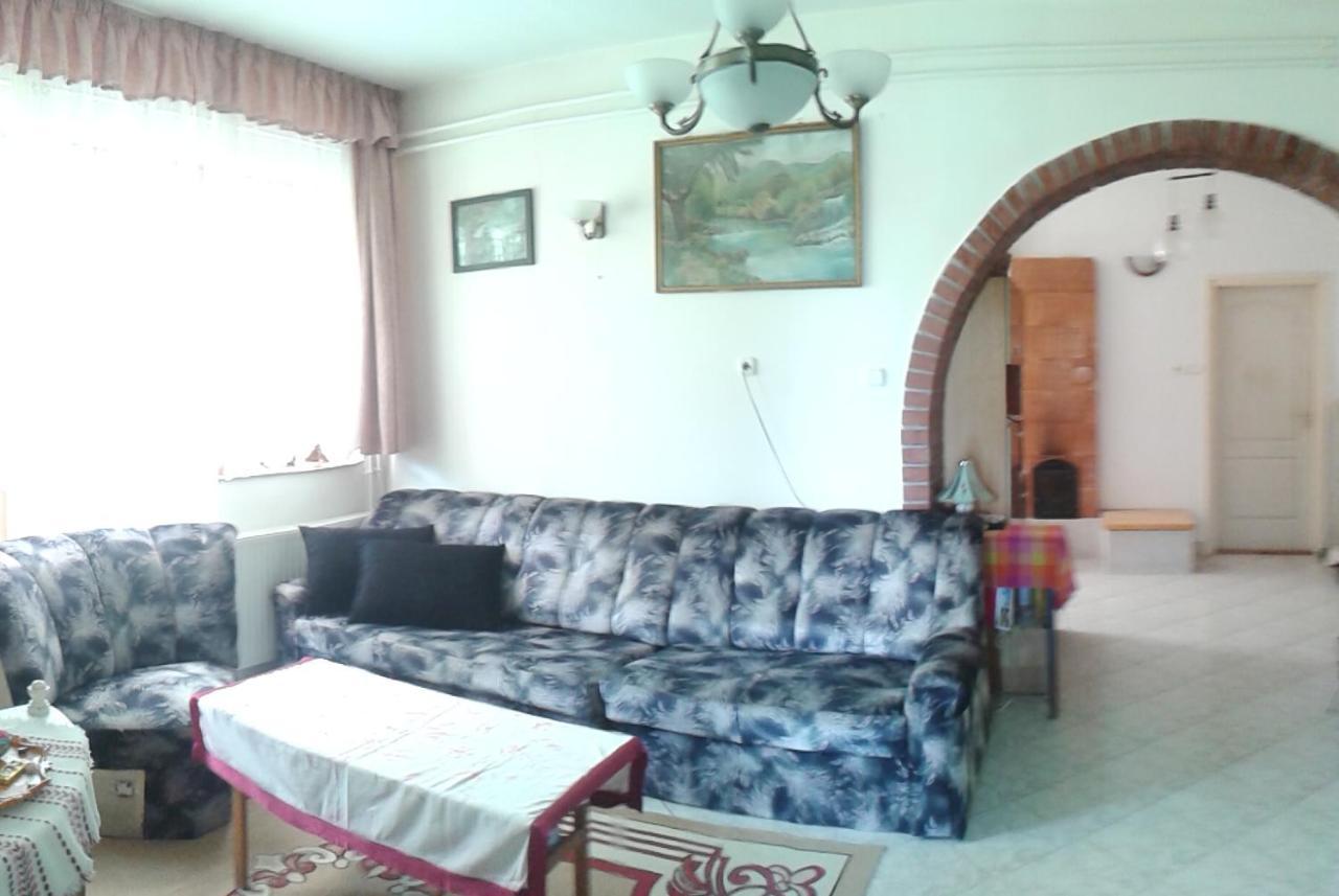 Hutter Vendeghaz Hotel Szantod Exterior photo